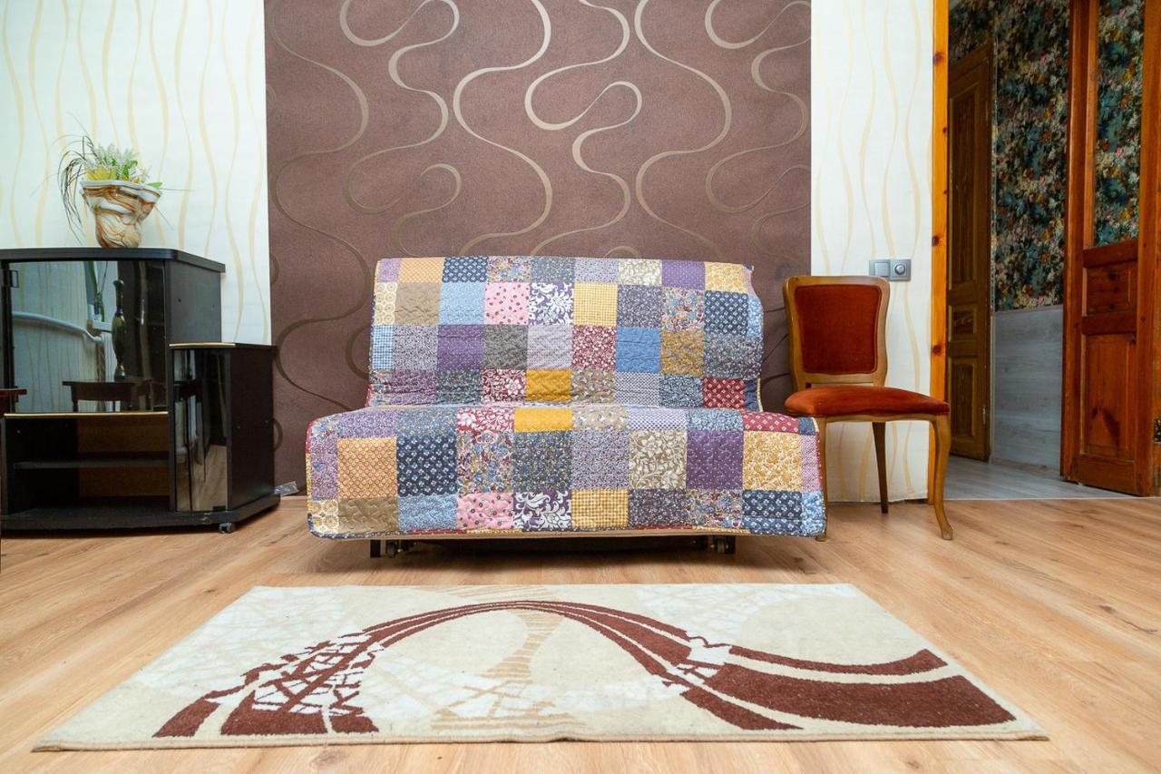 Comfortable Apartments In The Center Of Днепър Екстериор снимка