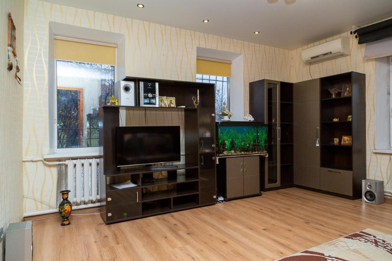 Comfortable Apartments In The Center Of Днепър Екстериор снимка